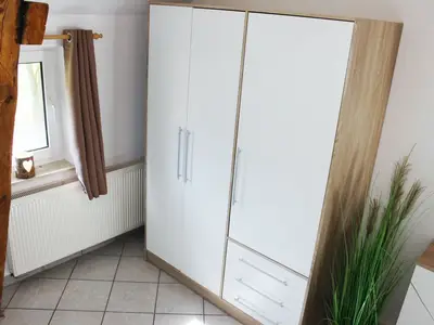 Schlafzimmer mit Blick in den Garten