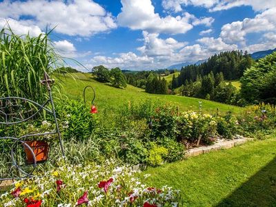 Toller Garten mit vielen Blumen