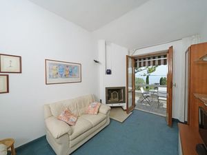 23995948-Ferienwohnung-4-Padenghe Sul Garda-300x225-3