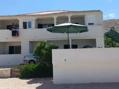 Ferienwohnung für 2 Personen (26 m²) in Pag 1/10