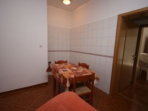 19040622-Ferienwohnung-4-Pag-300x225-4