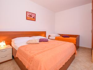 Ferienwohnung für 3 Personen (27 m²) in Pag