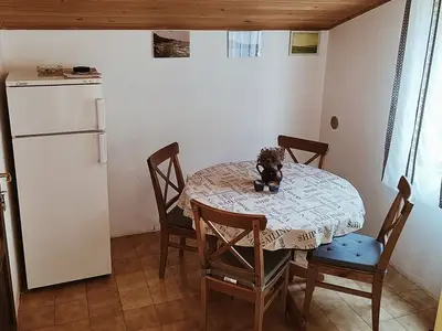 Ferienwohnung für 5 Personen in Otok Pag 6/10