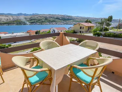 Ferienwohnung für 5 Personen (90 m²) in Pag 2/10