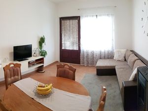 22946325-Ferienwohnung-4-Pakostane-300x225-1