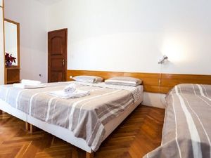 19285236-Ferienwohnung-0-Pakostane-300x225-4