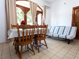 Ferienwohnung mit Schlafzimmer (70 m&sup2;) in Pakostane