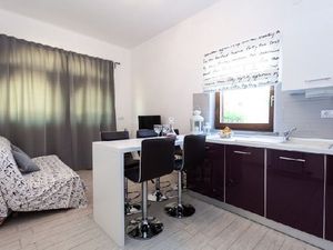 19285230-Ferienwohnung-0-Pakostane-300x225-3