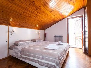 19285238-Ferienwohnung-0-Pakostane-300x225-2