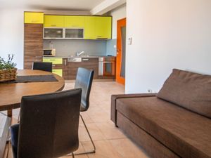 23945934-Ferienwohnung-4-Pakostane-300x225-5