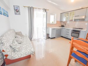 23942454-Ferienwohnung-4-Pakostane-300x225-4