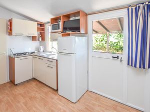 23946048-Ferienwohnung-5-Pakostane-300x225-2