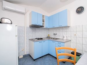 23946117-Ferienwohnung-4-Pakostane-300x225-4