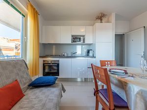 23721035-Ferienwohnung-3-Pakostane-300x225-2