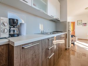 23730633-Ferienwohnung-4-Pakostane-300x225-4