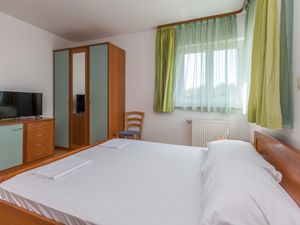 23750488-Ferienwohnung-2-Pakostane-300x225-2