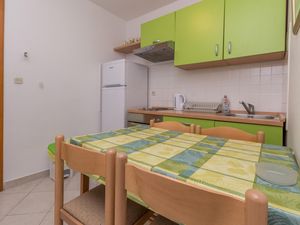 23750506-Ferienwohnung-2-Pakostane-300x225-4