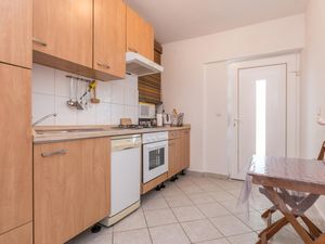 23759032-Ferienwohnung-9-Pakostane-300x225-5