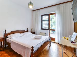 23151791-Ferienwohnung-2-Pakostane-300x225-4