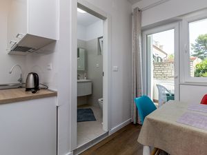 23699660-Ferienwohnung-3-Pakostane-300x225-1