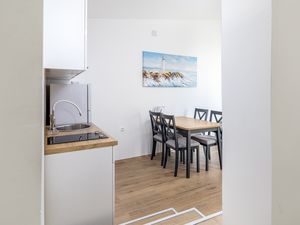 23699664-Ferienwohnung-4-Pakostane-300x225-3