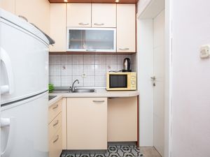 23955535-Ferienwohnung-4-Pakostane-300x225-2