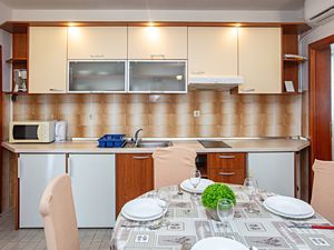 23955544-Ferienwohnung-6-Pakostane-300x225-5