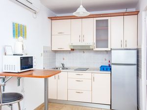 23955540-Ferienwohnung-3-Pakostane-300x225-5