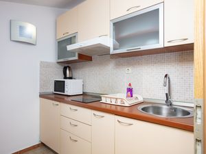 23955536-Ferienwohnung-2-Pakostane-300x225-4