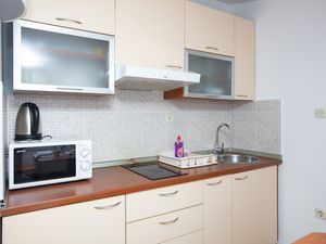 23955536-Ferienwohnung-2-Pakostane-300x225-5