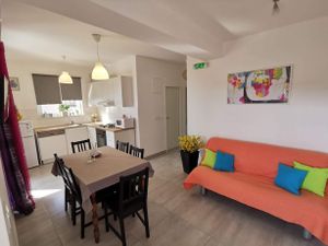 23933861-Ferienwohnung-6-Pakostane-300x225-1