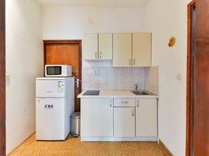 23933864-Ferienwohnung-2-Pakostane-300x225-1