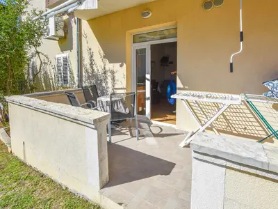 Ferienwohnung für 3 Personen (25 m²) in Pakostane 3/10