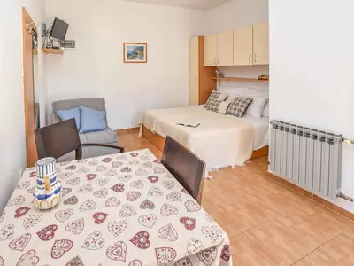 Ferienwohnung für 3 Personen (25 m²) in Pakostane 6/10