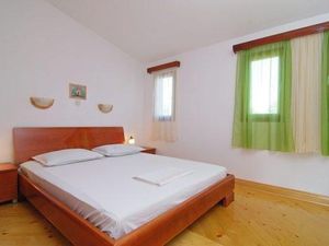 22451895-Ferienwohnung-4-Pakostane-300x225-5