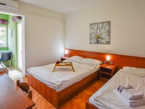 23945517-Ferienwohnung-3-Pakostane-300x225-2