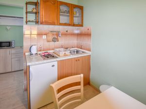 23945514-Ferienwohnung-3-Pakostane-300x225-4