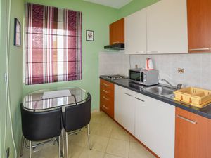 23945516-Ferienwohnung-3-Pakostane-300x225-1