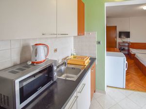 23945516-Ferienwohnung-3-Pakostane-300x225-5