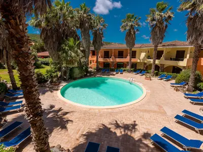 PoolOfHouse