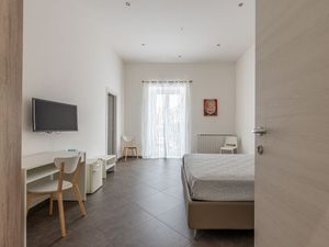 23671692-Ferienwohnung-8-Palermo-300x225-5