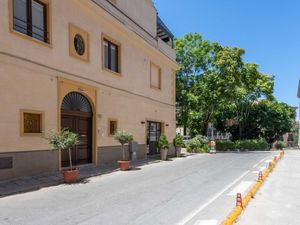 23699478-Ferienwohnung-6-Palermo-300x225-1