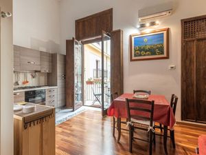 23986322-Ferienwohnung-4-Palermo-300x225-3