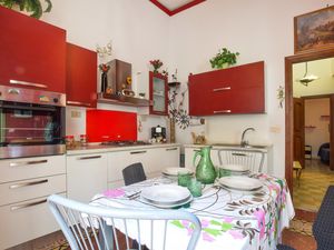 23766073-Ferienwohnung-4-Palermo-300x225-3