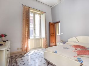 23766073-Ferienwohnung-4-Palermo-300x225-4