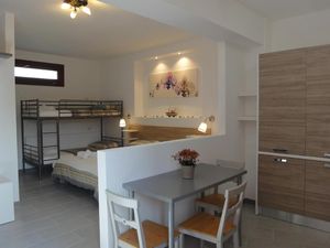 22437273-Ferienwohnung-4-Palinuro-300x225-5