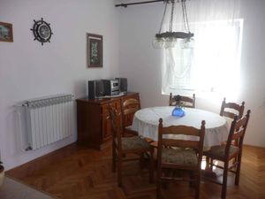 23773426-Ferienwohnung-8-Palit-300x225-5