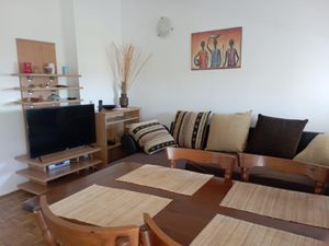 23980695-Ferienwohnung-5-Palit-300x225-1