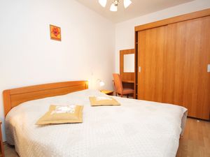 18510303-Ferienwohnung-4-Palit-300x225-5