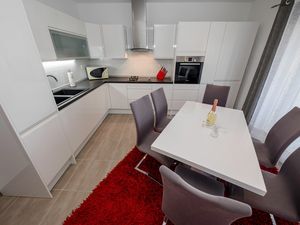 18954975-Ferienwohnung-4-Palit-300x225-2